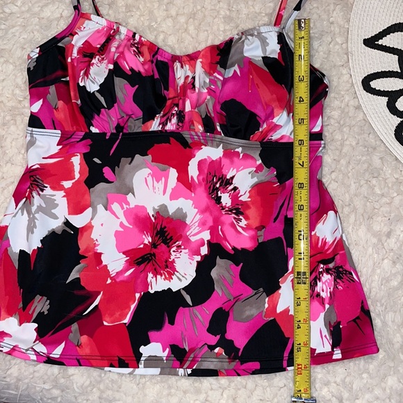 Women’s Aqua Green Tankini Bathing Suit Top - Picture 8 of 9